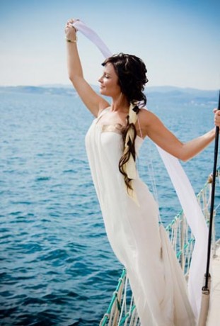 Невеста на свадьбе на море