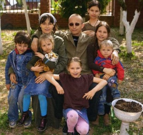 Иван Охлобыстин с детьми и женой