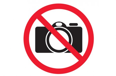 Дело в том, что в некоторых храмах запрещена фотосъёмка