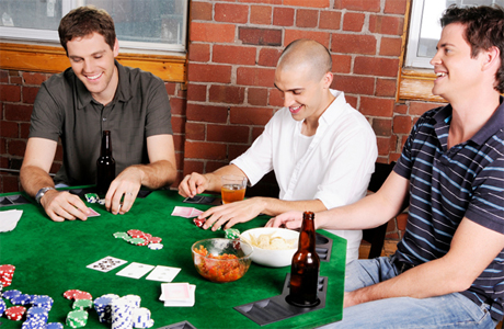 Мальчишник дома: можно сыграть в покер