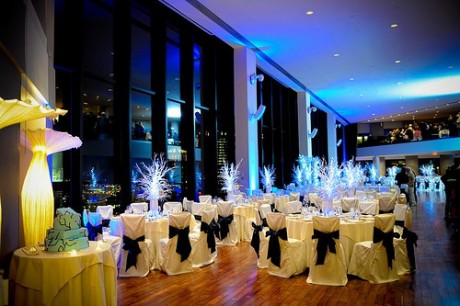 Банкетный зал для зимней свадьбы