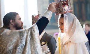 Узнай, в каких храмах Киева проводят венчание