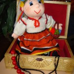 Вязаная кукла-невеста украинка