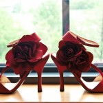 Что может быть лучше насыщенного красного цвета для свадебной обуви?