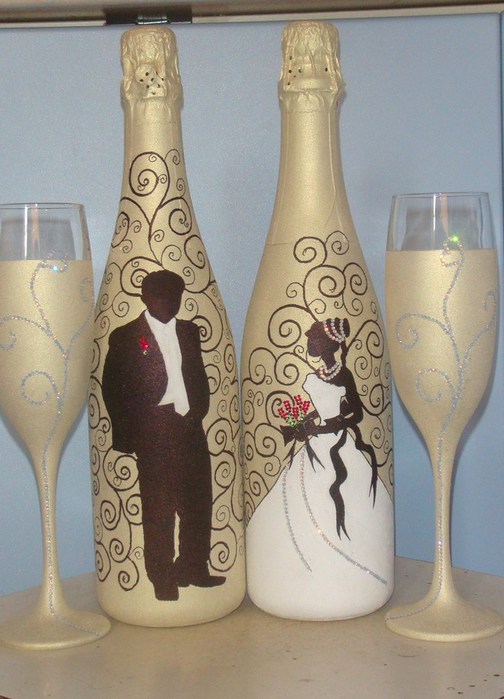 Декор бутылки и бокалов на свадьбу