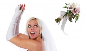 Как бросать букет невесты