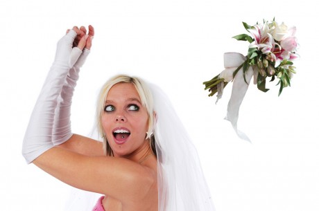 Как бросать букет невесты