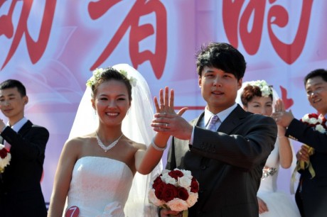 В центральном Парке Пекина - церемония бракосочетания