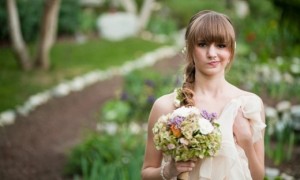 bride-with-bangs-and-a-side-braid