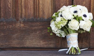 1-black_and_white_wedding_bouquet