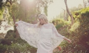 lace-bridal-cape-pleated-hem-bohemian-vintage-bride__full-carousel