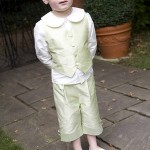 Салатовый костюмчик для малыша на свадьбу