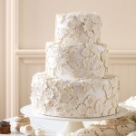 Свадебный торт с орнаментом из цветов