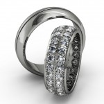 Обручальные кольца с множеством бриллиантов