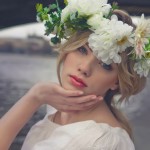 Свадебный венок из белоснежных цветов