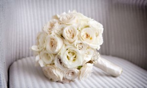 classic-ivory-bridal-bouquet-elegant-wedding-flowers__full-carousel