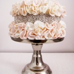 Свадебный торт с жемчужным декором